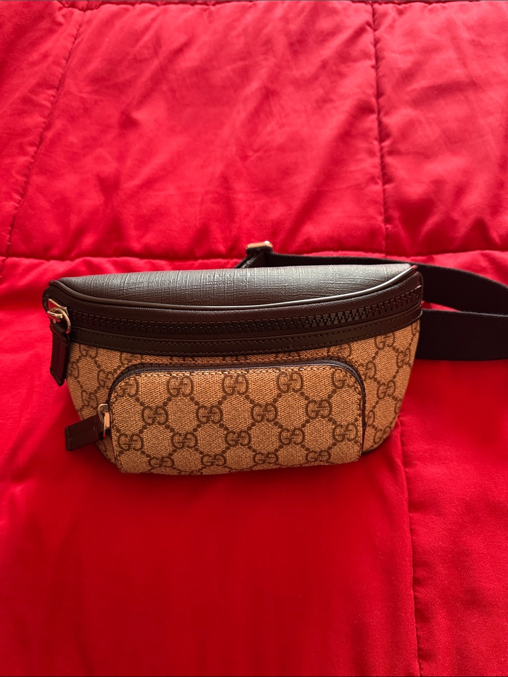 Gucci Beige GG Canvas Belt Bag with Black Trim - Picture 3 of 8